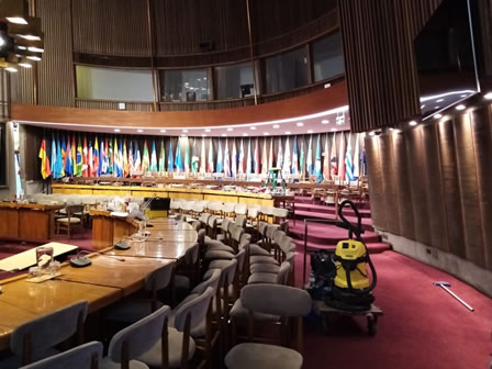 Instalación de nuevos focos LED y cinta LED para el área de presidencial del salón Raúl Prebisch en recinto de Naciones Unidas (ONU)