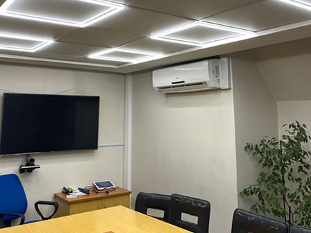 Instalación de paneles de LED en Sala de reuniones SONORAD (parte de BUPA).