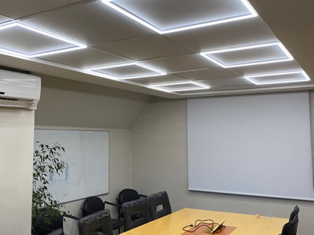 Instalación de paneles de LED en Sala de reuniones SONORAD (parte de BUPA).